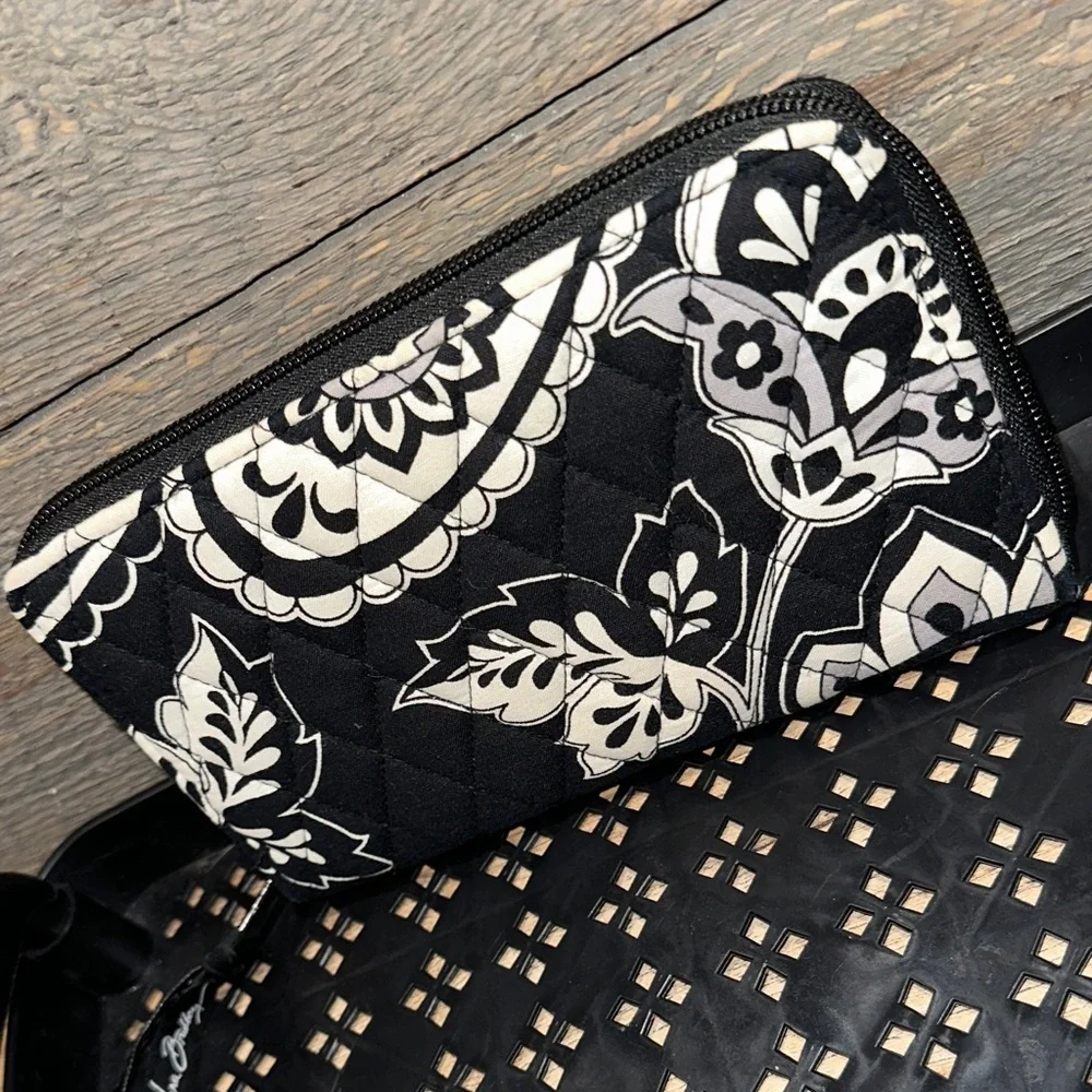 Vera Bradley Midnight Paisley Continental Wallet NWOT Spring 2015 Pattern - Picture 10 of 10